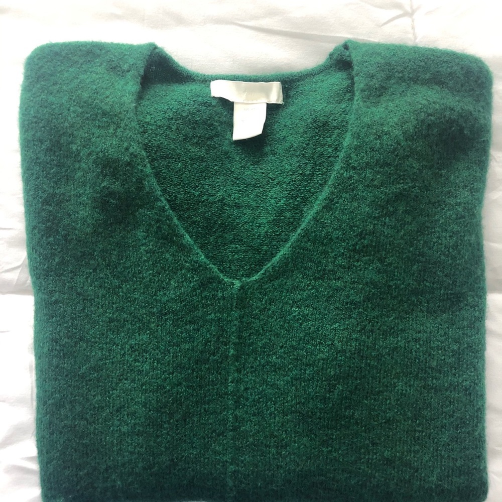 Super soft Kelly green sweater